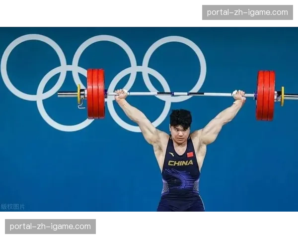 世锦赛出现罕见情况：男子89公斤级连续三位选手试举失败，杠铃重量回调
